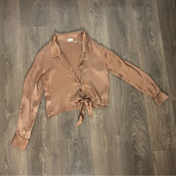 Aritzia Wilfred Peaufiner Tie Front Blouse Cropped Long Sleeve Roebuck Size XXS - Picture 4 of 11